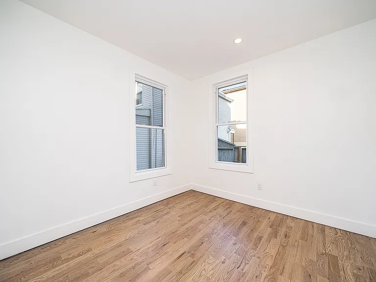 68 Lafayette St — Photo 8