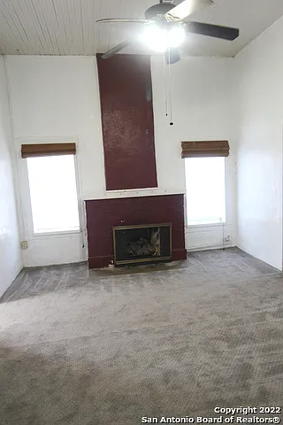8811 FM 471 N — Photo 10
