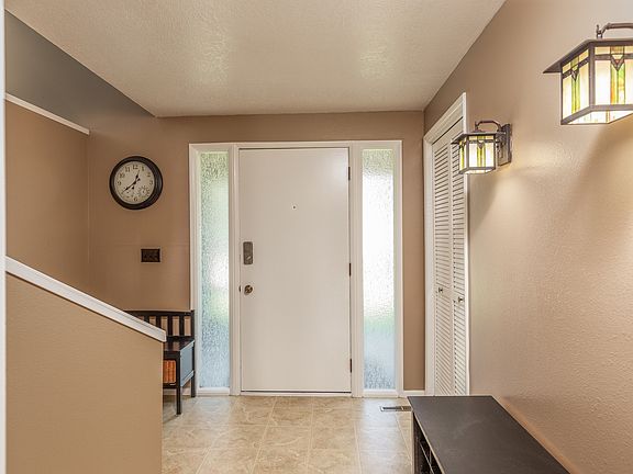 5th image of 608 E Brentwood Dr