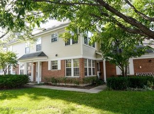 1926 Quaker Hollow Ln, Streamwood, IL 60107