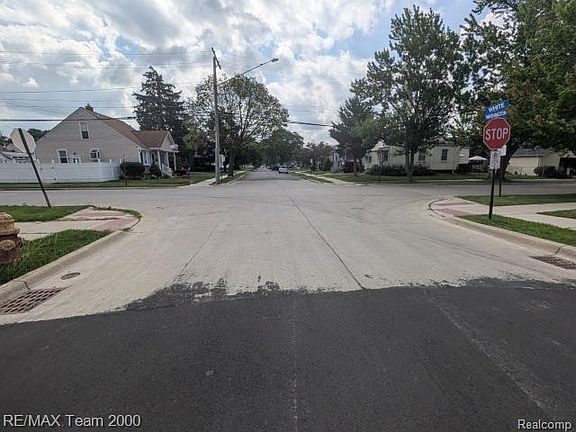 5th image of 808 White Ave