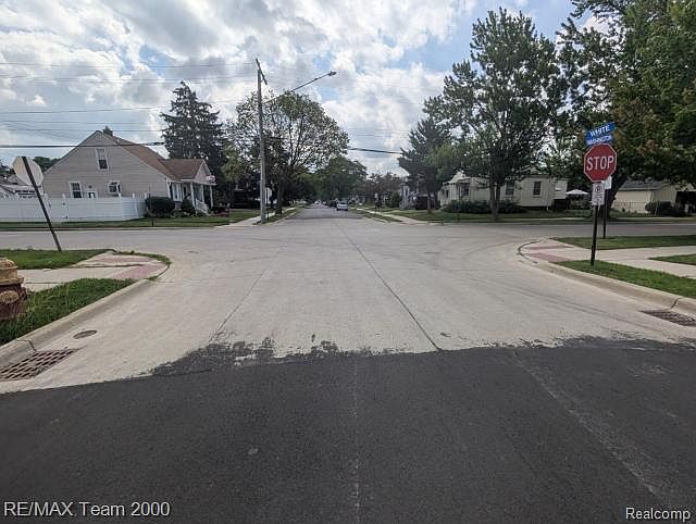 808 White Ave, photo 5