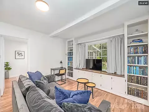 1 bed, 500 sqft, $1,600 — Photo 3