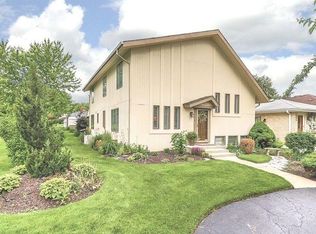 238 S Douglas Ave, Arlington Heights, IL 60005