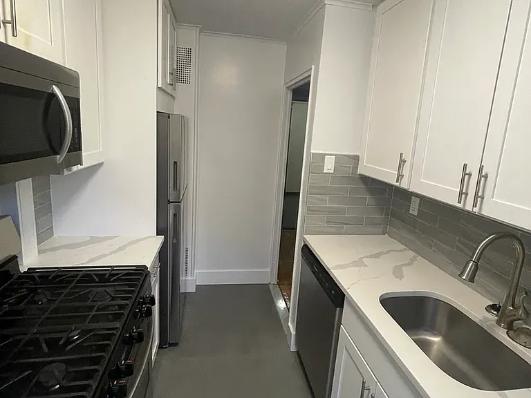 73-72 197th St #1B — Photo 5
