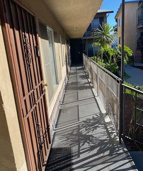 4008 Stevely Ave. — Photo 5
