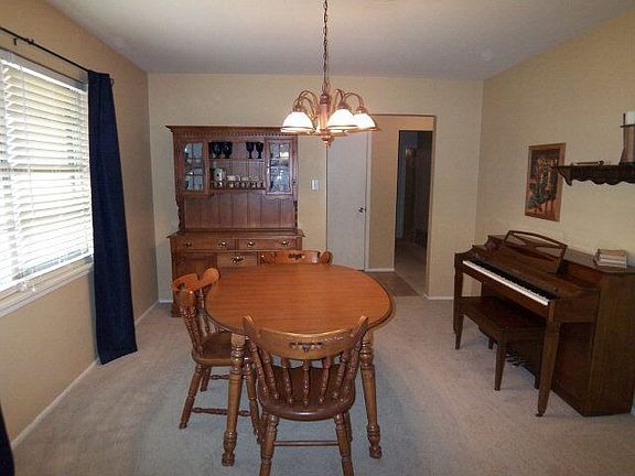2nd image of 4307 Greenbriar Dr