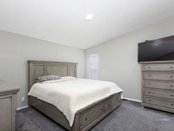 5th image of 547 Cari Way
