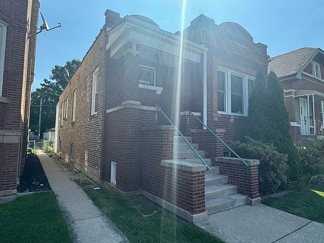 1st image of 1935 S 59th Ave