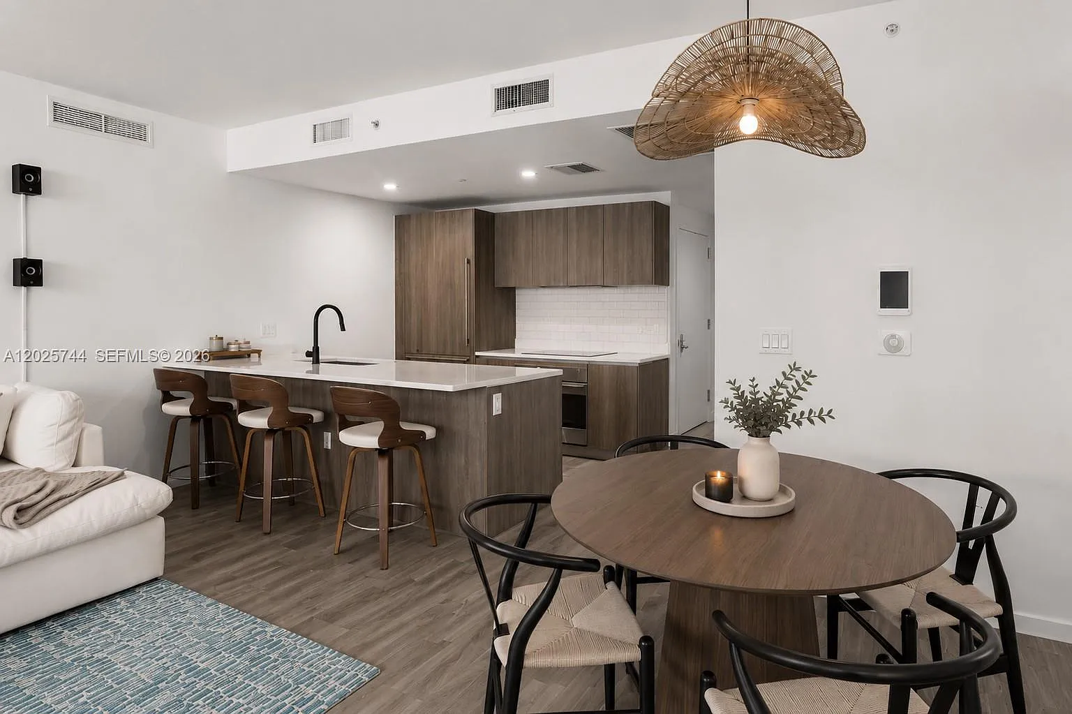 801 Sma Residences Condo — Photo 4
