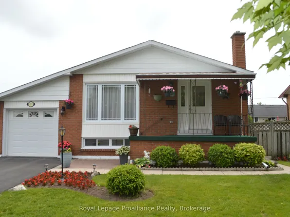 9 Austin St, Quinte West, ON K8V 1Z2
