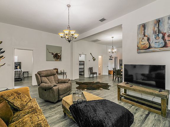 5th image of 2514 Columbus Ave