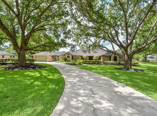 18911 Chickadee Ln, Tomball, TX 77377