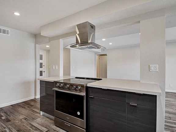 2nd image of 1567 Regent St #201
