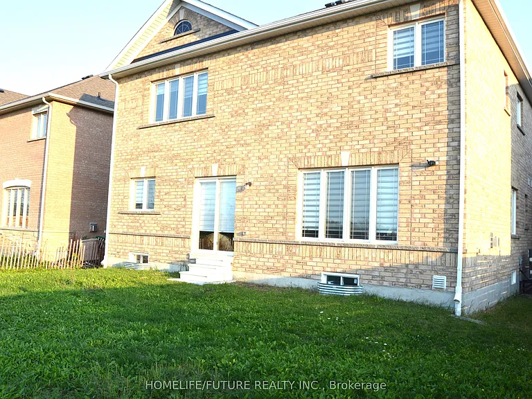 28 McCaskell St — Photo 15