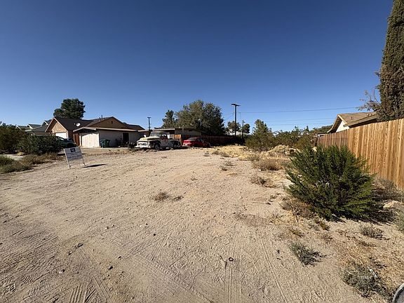 5th image of 081-293-37 W Mariposa Ave