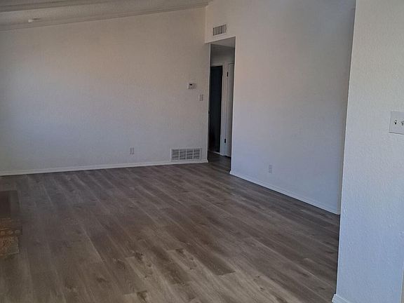 3rd image of 10737 Texarkana Pl