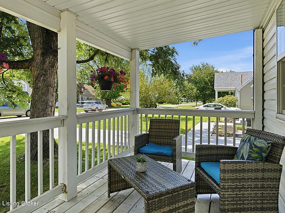 4th image of 427 Harris Pl