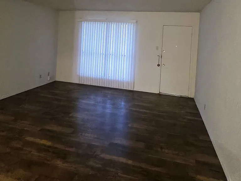 107 Vista Way — Photo 3
