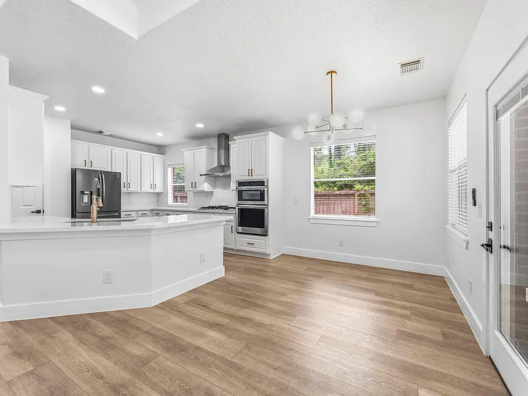 138 W Stockbridge Landing Cir — Photo 9