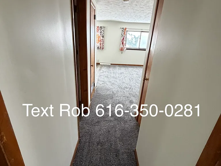 850 Houseman Ave NE #B — Photo 13