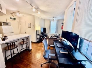 13 Charter St APT 1R, Boston, MA 02113