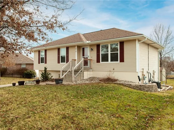 616 Wells Ter, Odessa, MO 64076
