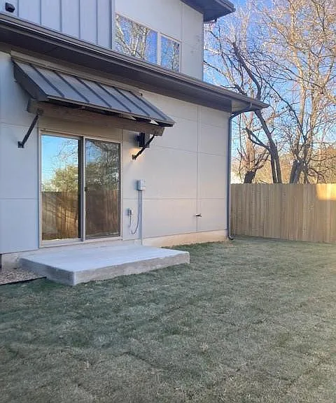 3411 Willow Springs Rd #B — Photo 8