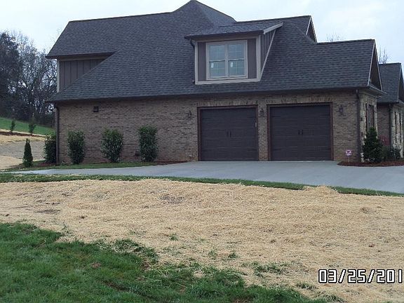 3rd image of 105 Forest Ln