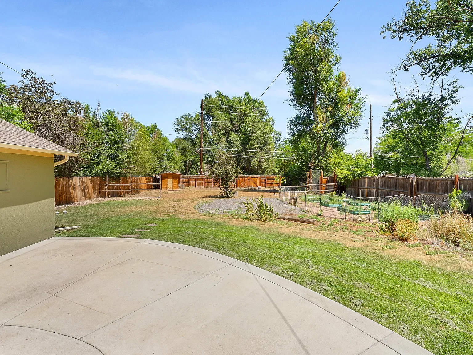 3 bed, 1.5 bath, 2164 sqft, $2,700 — Photo 2