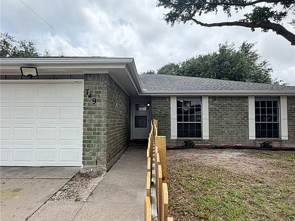 4th image of 749 Alhambra Dr