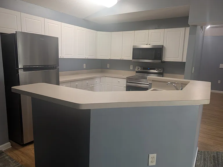729 Spring Valley Dr — Photo 8