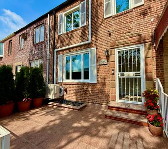 63-65 76th St #1, Middle Village, NY, 11379