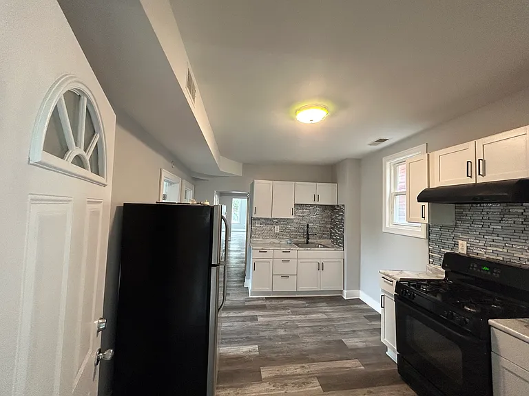 7004 S Honore St #4 — Photo 12