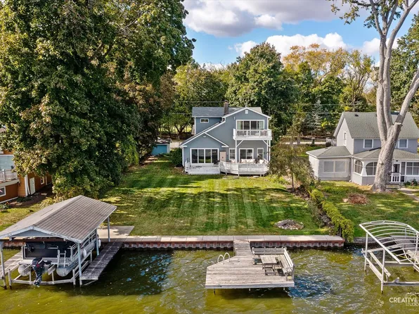 2306 Orchard Beach Rd, McHenry, IL 60050