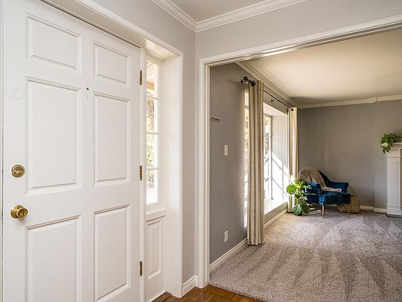 4th image of 400 Franket Dr