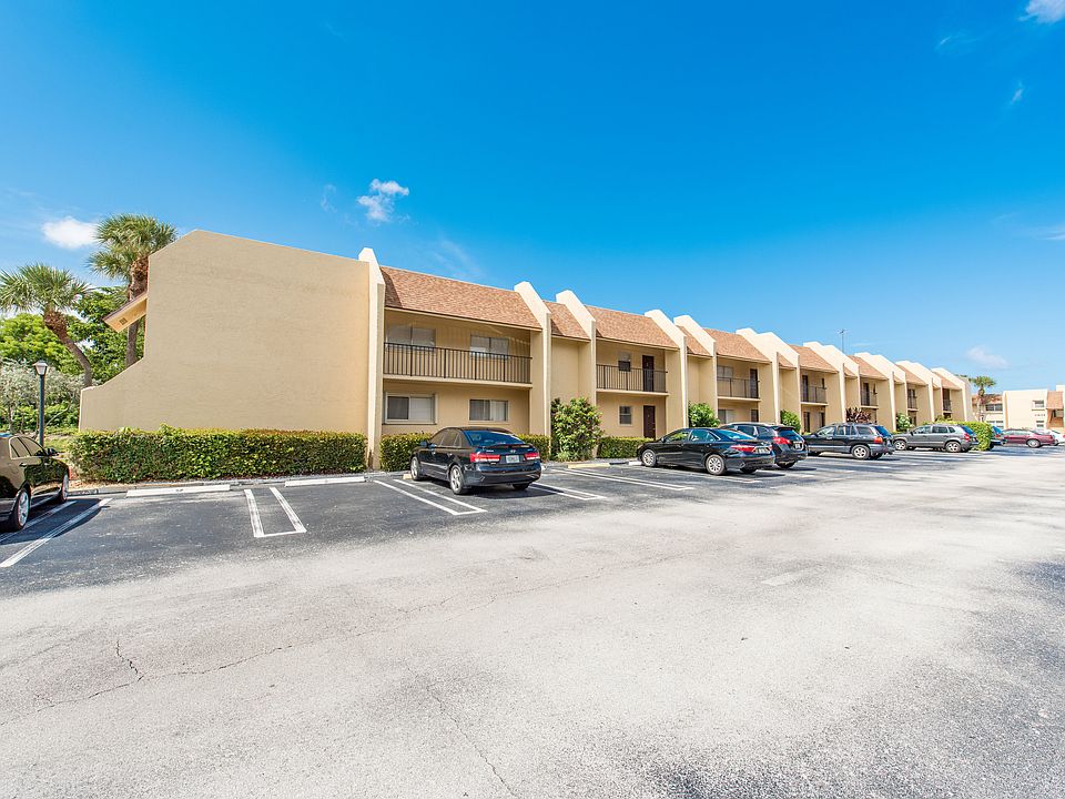 1st image of 2805 SW 22nd Ave #2070