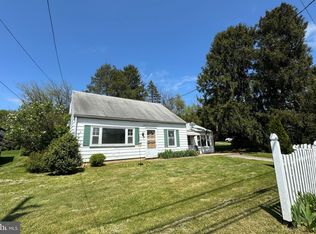 1092 W Leesport Rd, Leesport, PA 19533