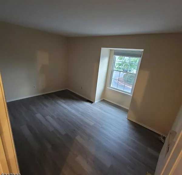 348 Cotswold Pl — Photo 37