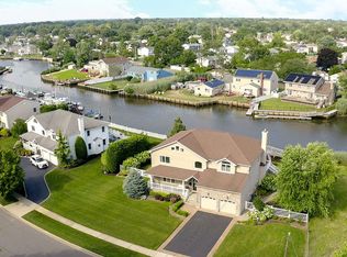 102 E Shore Dr, Massapequa, NY 11758