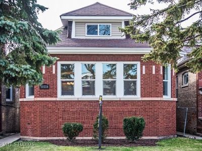 10118 S Calumet Ave, Chicago, IL, 60628