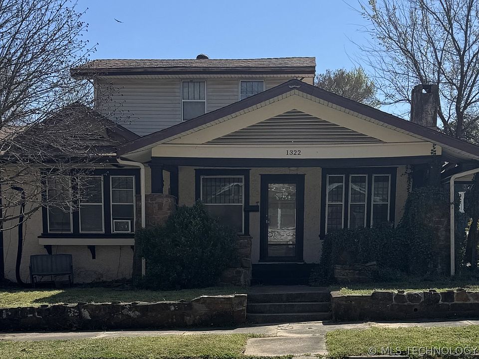 1st image of 1322 W Easton Pl