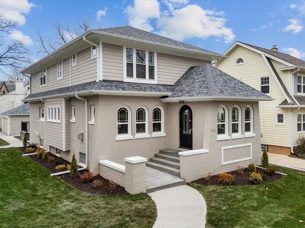 4905 North Bartlett AVENUE, Whitefish Bay, WI 53217