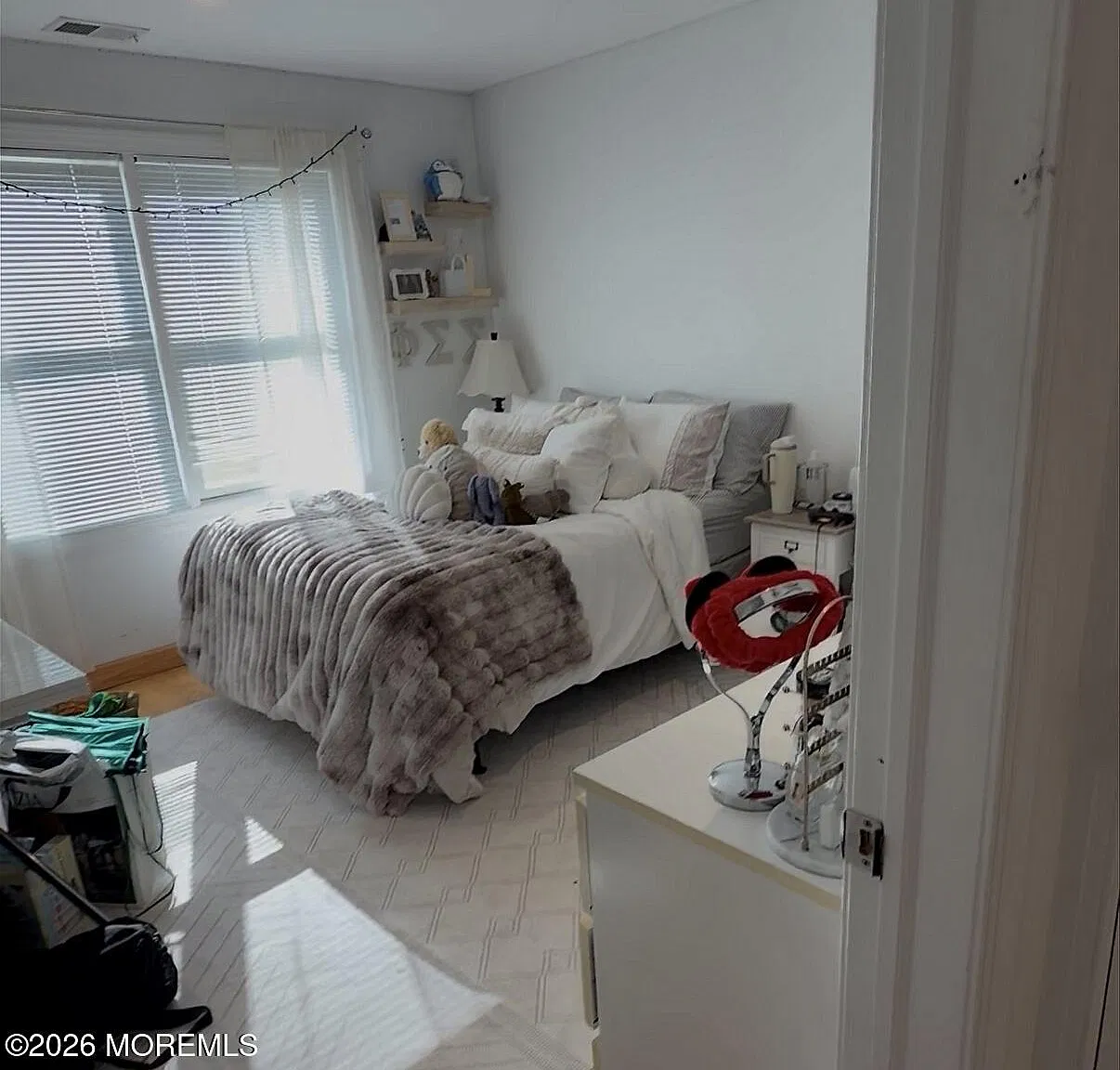 3 bed, 3.5 bath, 1980 sqft, $3,200 — Photo 2
