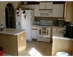 1st image of 931 N Dean Cir