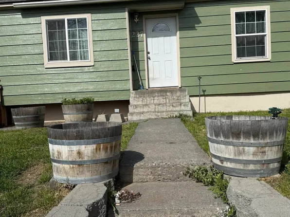 227 E 3rd Ave, Kennewick, WA 99336