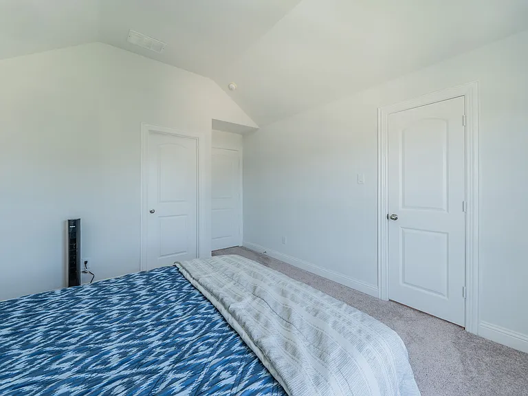 921 Bayberry Dr — Photo 9