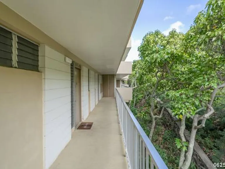 4970 Kilauea Ave #402 — Photo 20