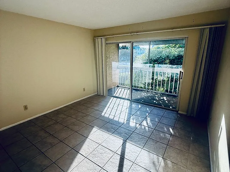 915 Sonesta Ave NE #203 — Photo 18