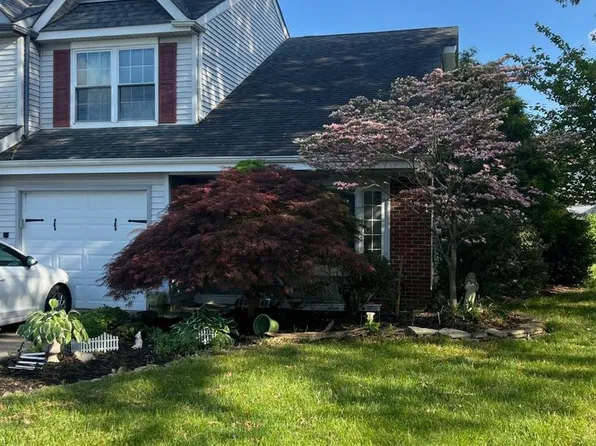 22 Berks Ct, New Castle, DE 19720